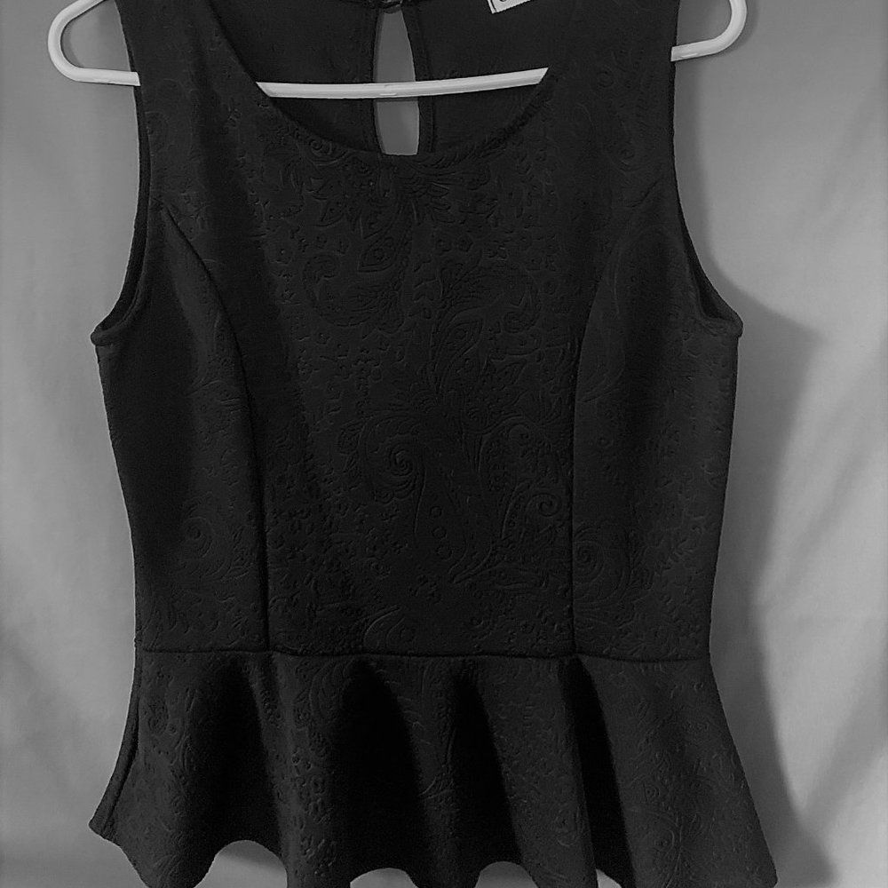 WOMANS BLACK TOP DRESSES OR EVERY DAY SIZE L